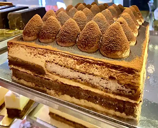 Tiramisu Cake