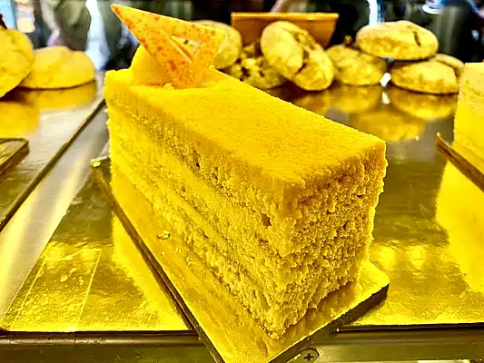 Lemon Velvet Slice