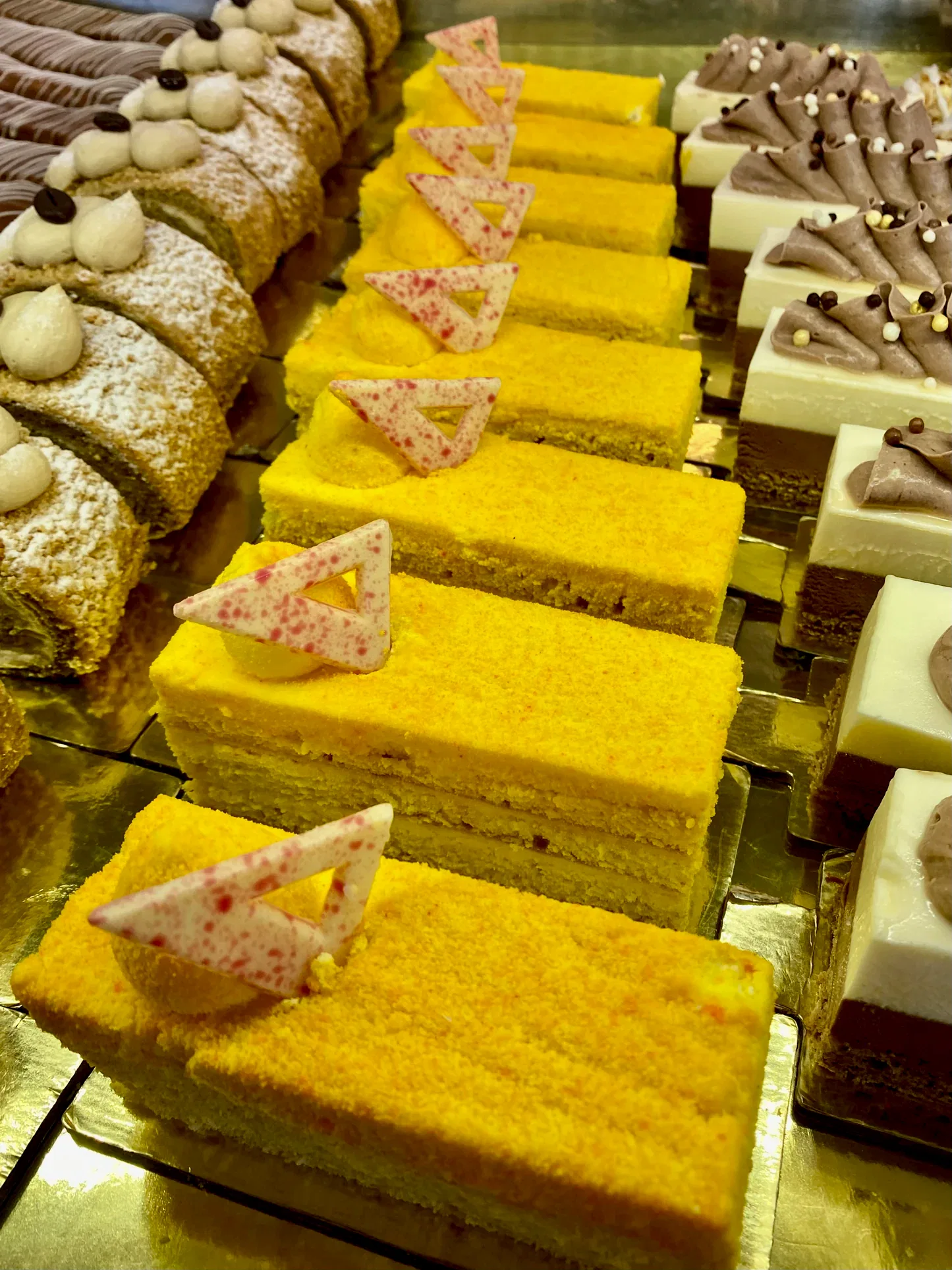 Lemon Velvet Slice